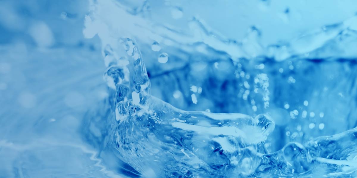 Reines blaues und frisches Wasser - AQUASAFE